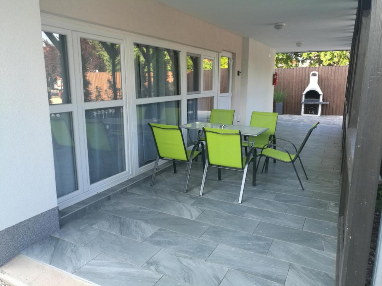 Tutti Apartman Balatonlelle Exterior foto